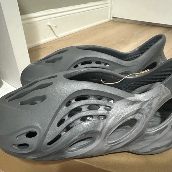 Yeezy‘s gray - Picture 4 of 8